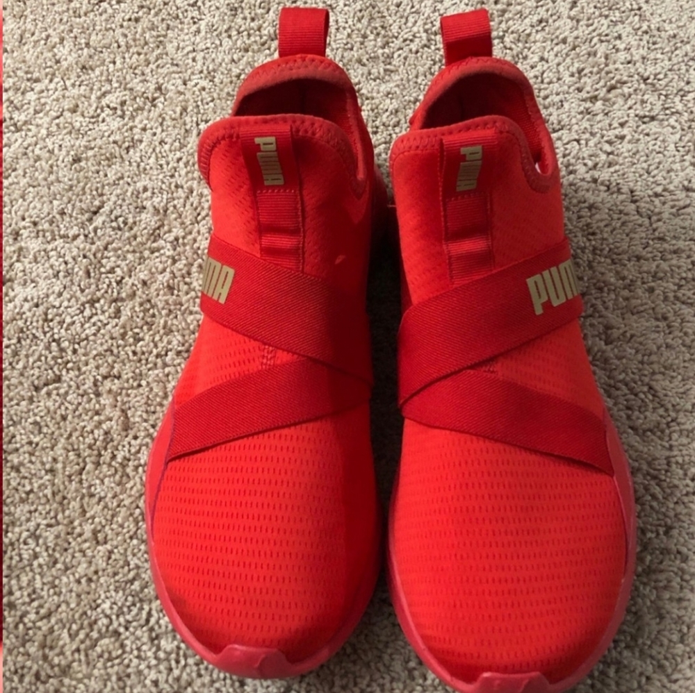 Womens Puma sneakers